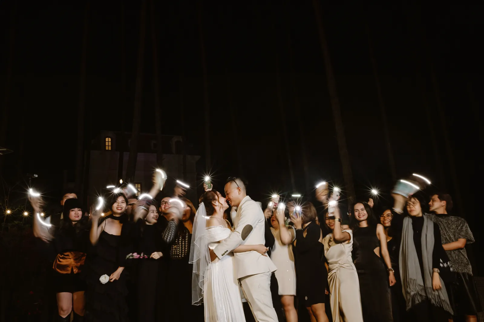 A night on the dance floor, delivered before the honeymoon.