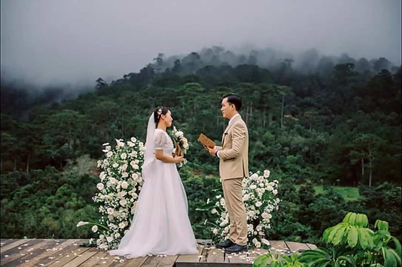 Nguyen and My misty forest elopement and vow ceremony in Da Lat