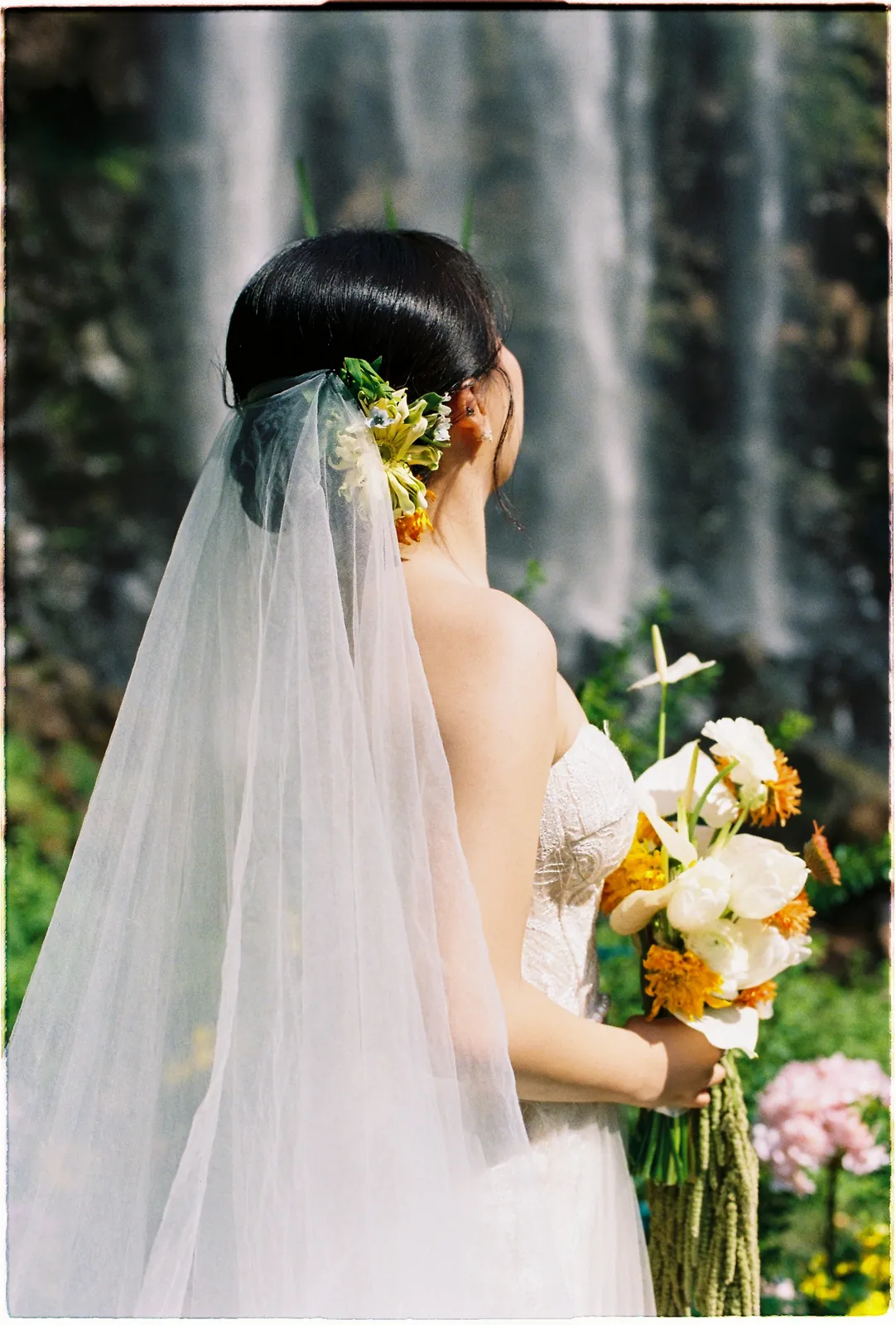 A Da Lat Waterfall Elopement on 35mm Film: Tiến Anh & Trân's Private Vow Ceremony at Liêng Chi Nha & Suối Tía