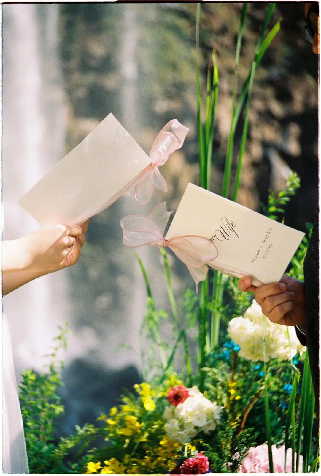 A Da Lat Waterfall Elopement on 35mm Film: Tiến Anh & Trân's Private Vow Ceremony at Liêng Chi Nha & Suối Tía