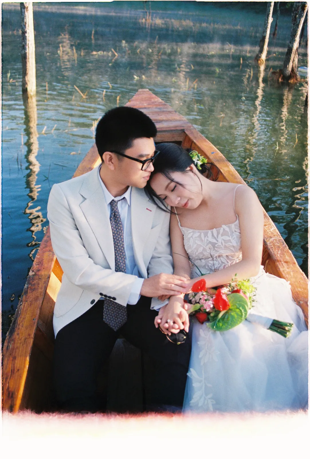 A Da Lat Waterfall Elopement on 35mm Film: Tiến Anh & Trân's Private Vow Ceremony at Liêng Chi Nha & Suối Tía