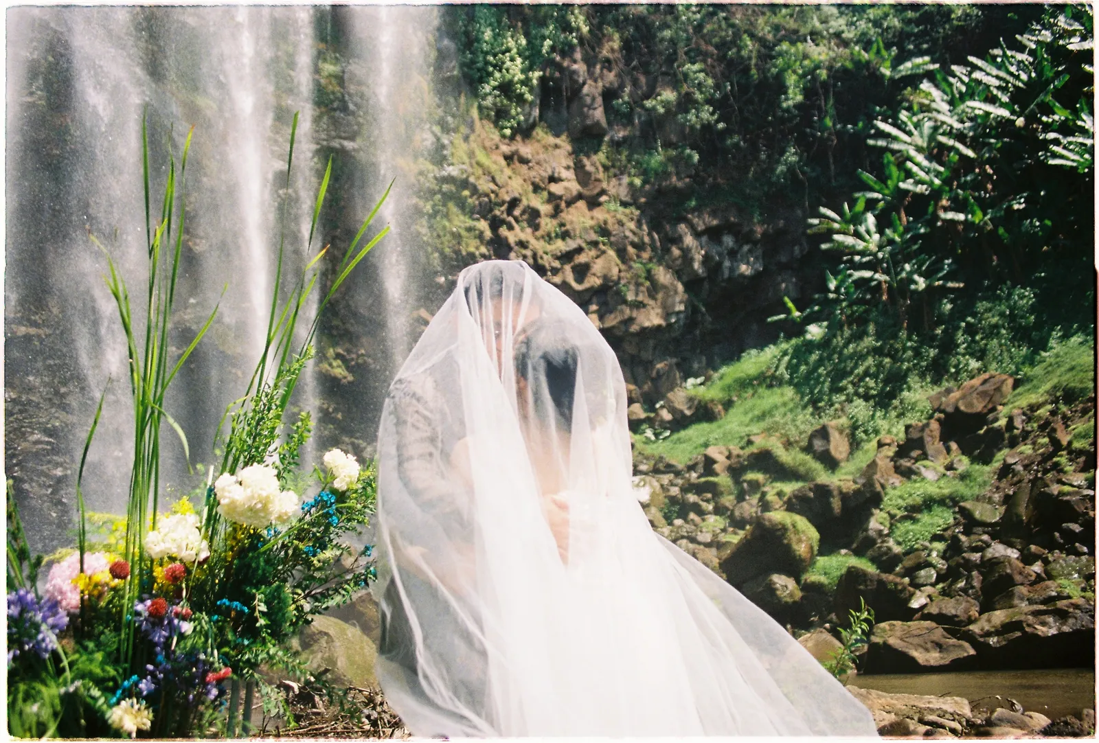 A Da Lat Waterfall Elopement on 35mm Film: Tiến Anh & Trân's Private Vow Ceremony at Liêng Chi Nha & Suối Tía